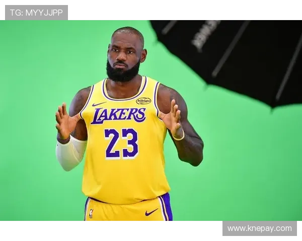 詹姆斯领衔湖人新赛季阵容火力全开 球迷期待总冠军之路再出发